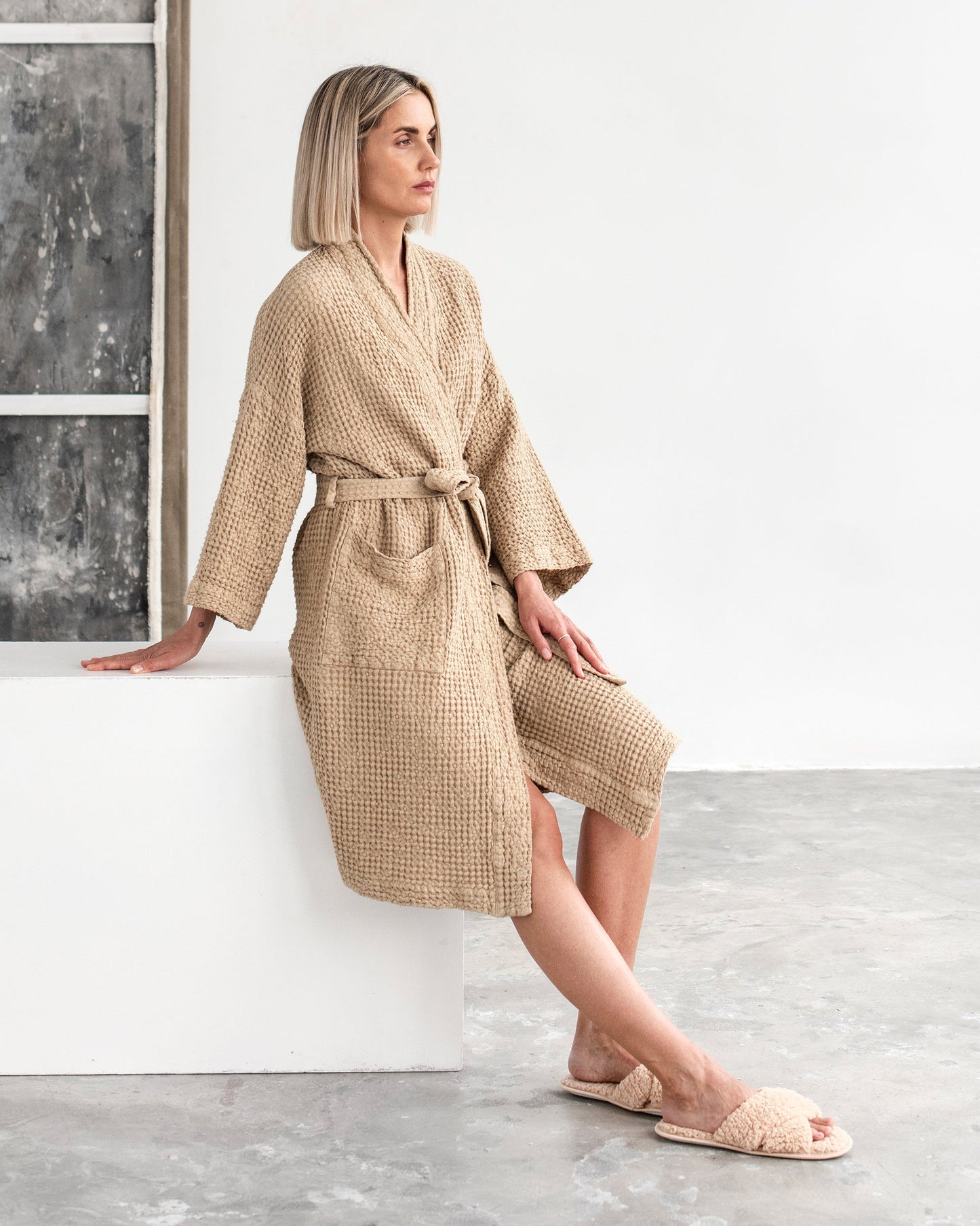 Beige short waffle linen robe